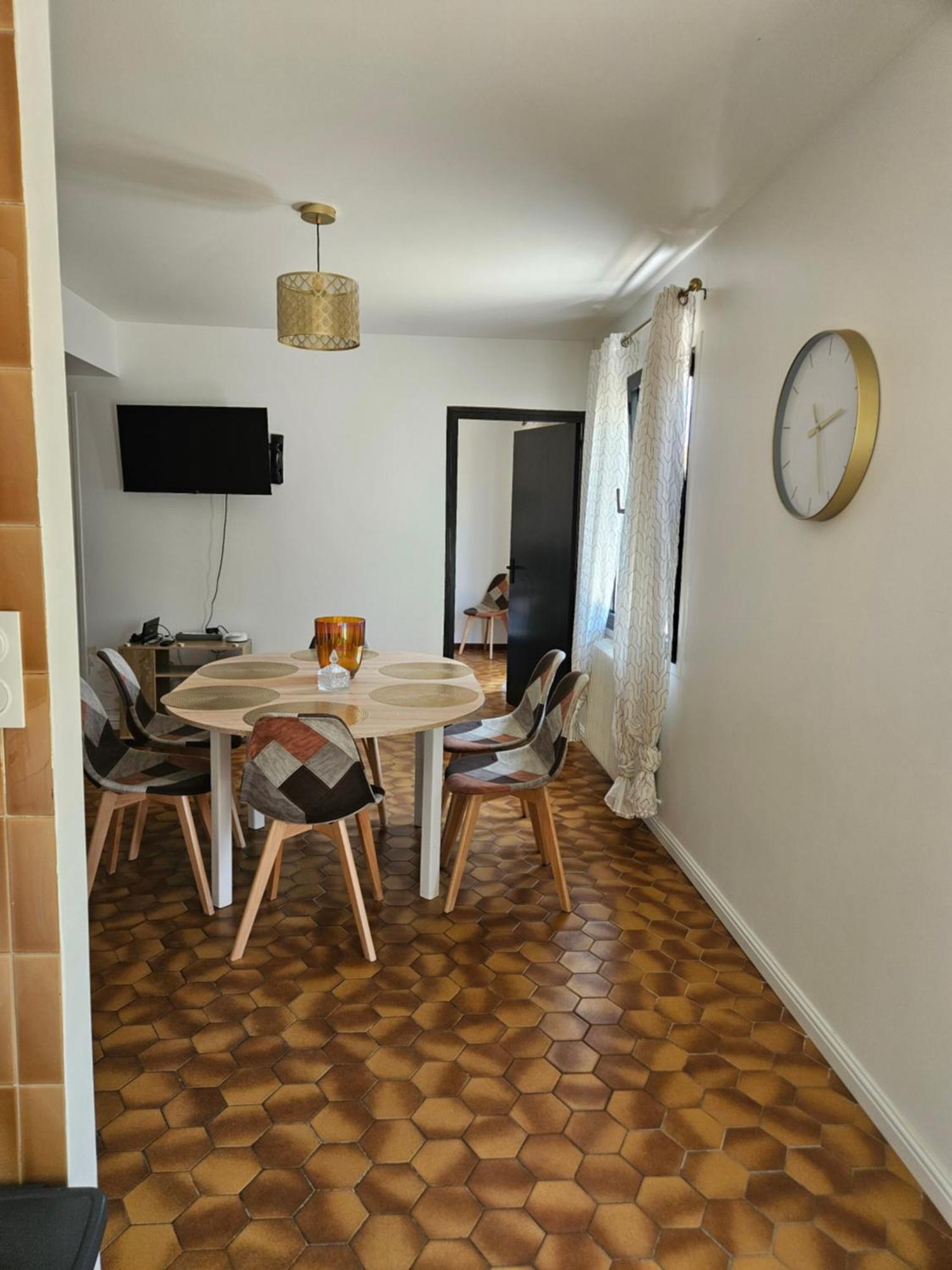 Appartement F3 Meuble Et Equipe Saint-Cyprien  Buitenkant foto