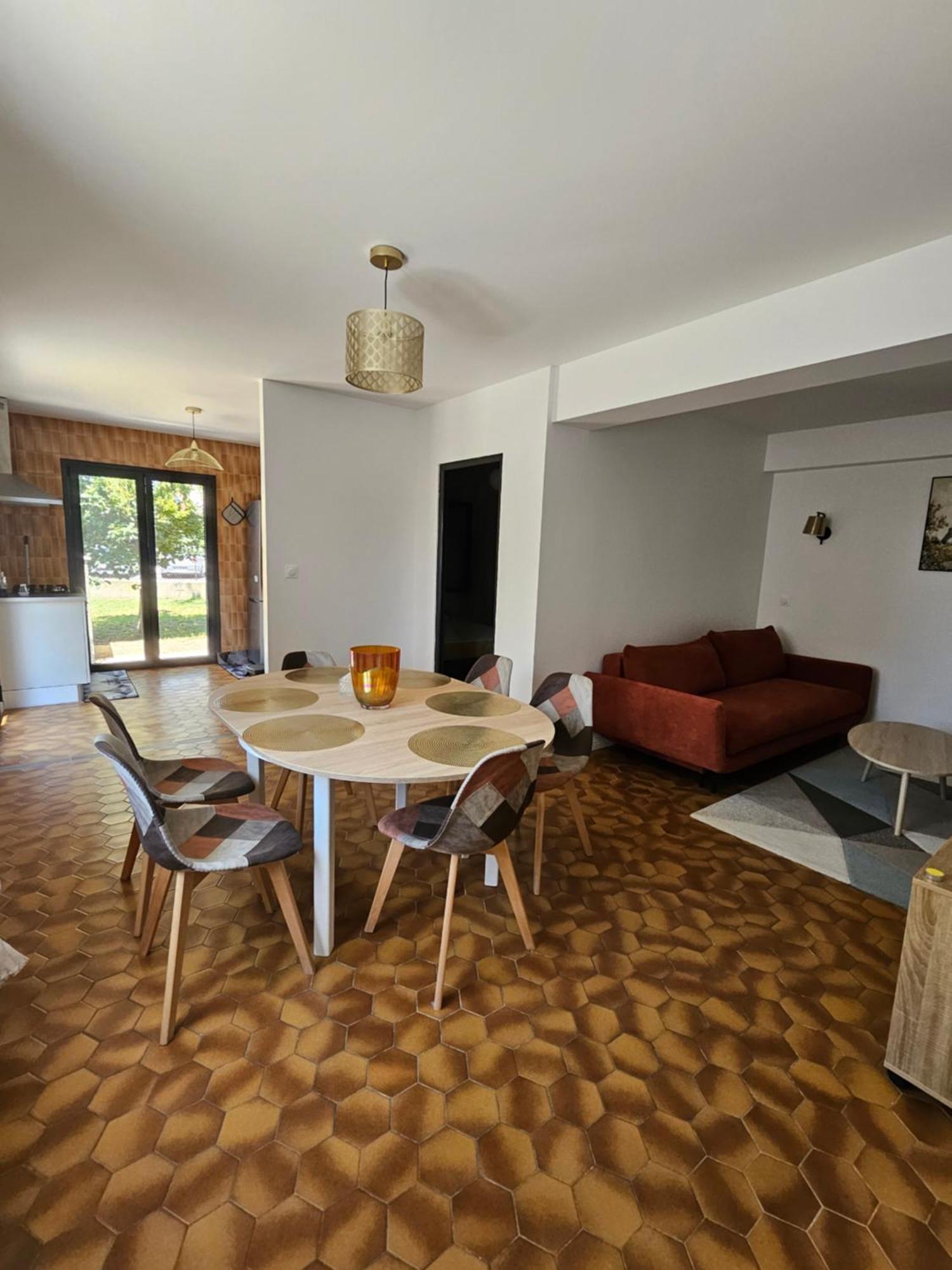 Appartement F3 Meuble Et Equipe Saint-Cyprien  Buitenkant foto